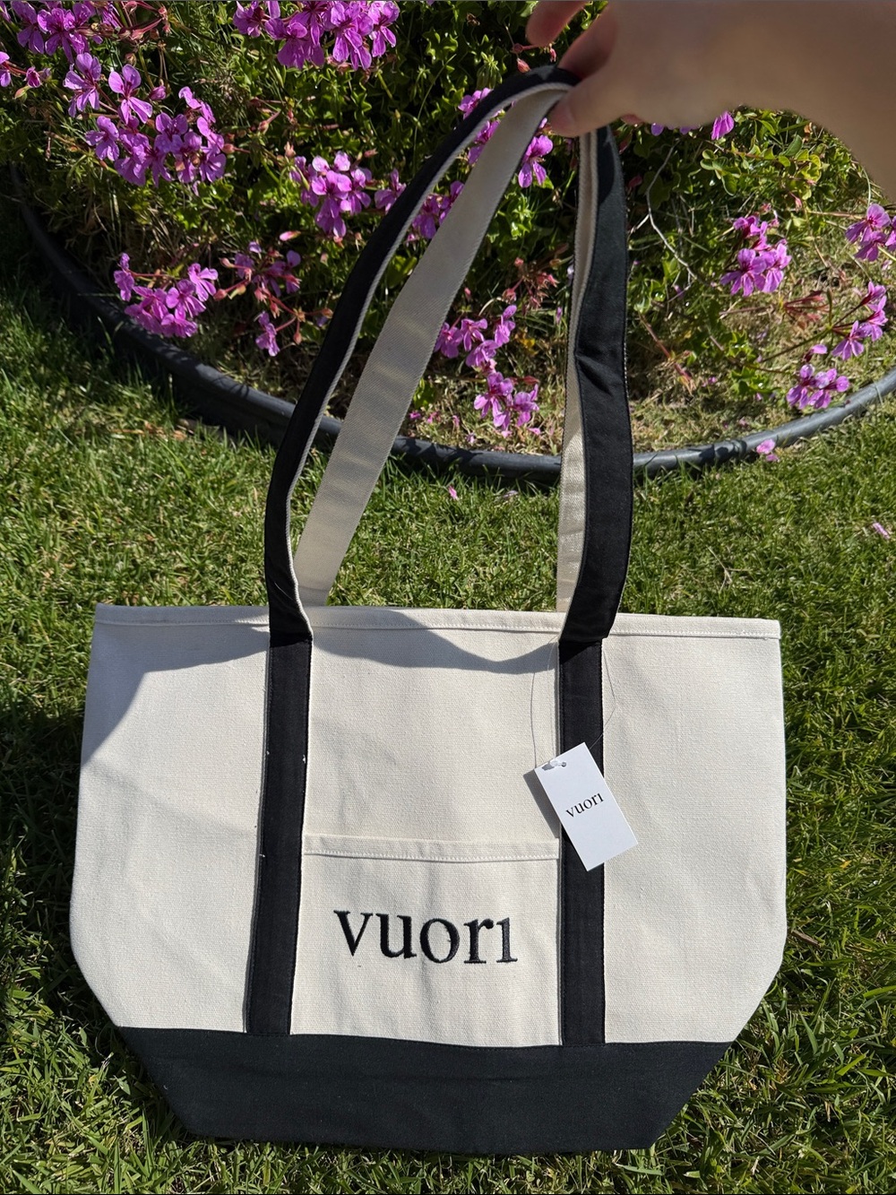 Vuori Cream and Black Canvas Tote NWT